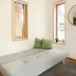 Stylish 2nd Floor Centre Διαμέρισμα *
